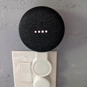 Google Nest Mini (1st Gen) - Charcoal / with Wall Mount
